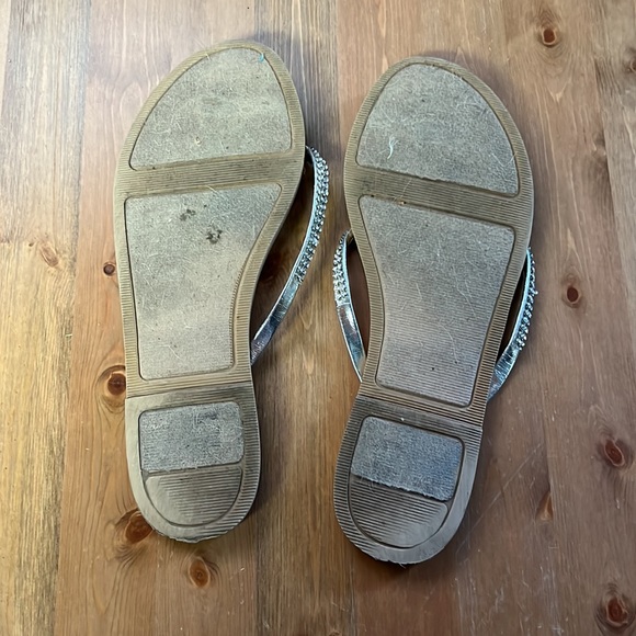 Old Navy Rhinestoned Flip Flops Size 7 - Picture 4 of 4